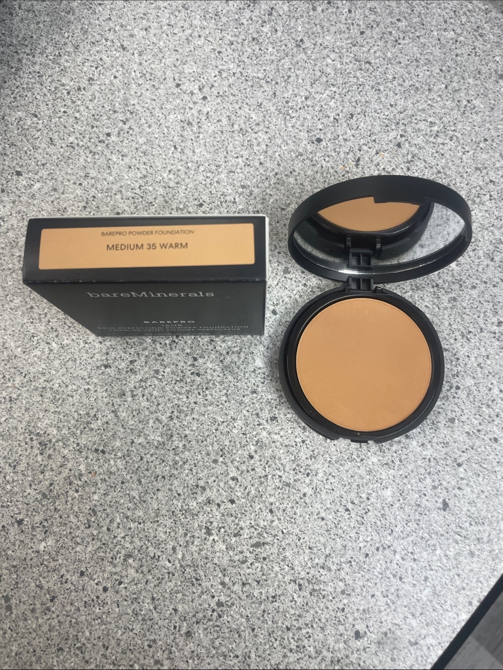 bareMinerals BarePRO Powder Foundation - Medium 35 Warm Tan